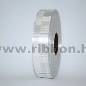 MU-3-111057-01,03 Dekorációs műanyag kockás mintázatú kötöző szalag [3cm x 100m] fehér/ezüst